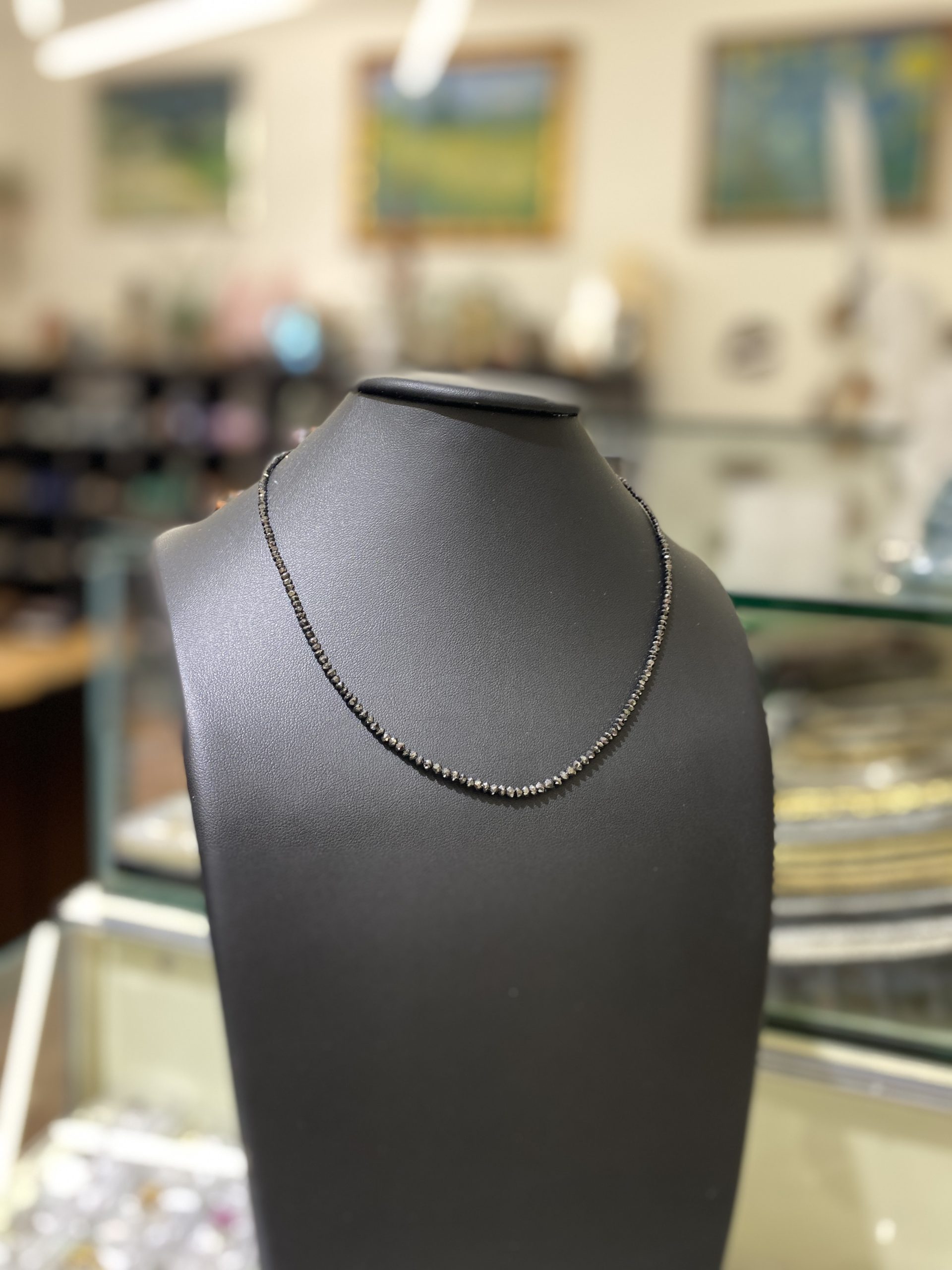 Náhrdelník z černých diamantů