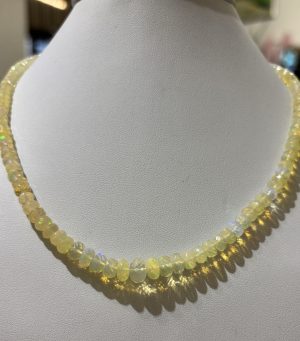 Náhrdelník z drahého opálu