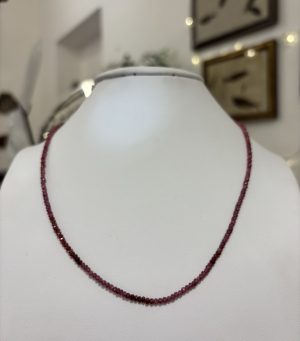 Náhrdelník červený spinel