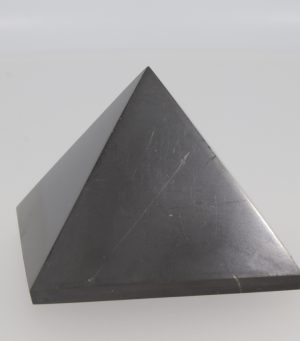 Šungitová pyramida